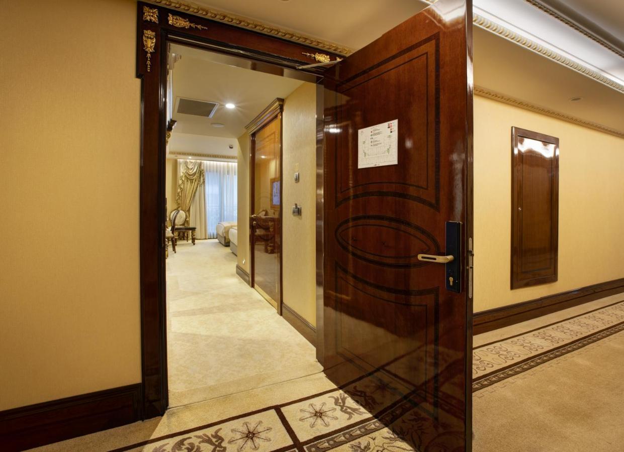 オットマンズ ライフ ホテル デラックス イスタンブール エクステリア 写真 A door opening into a hotel room