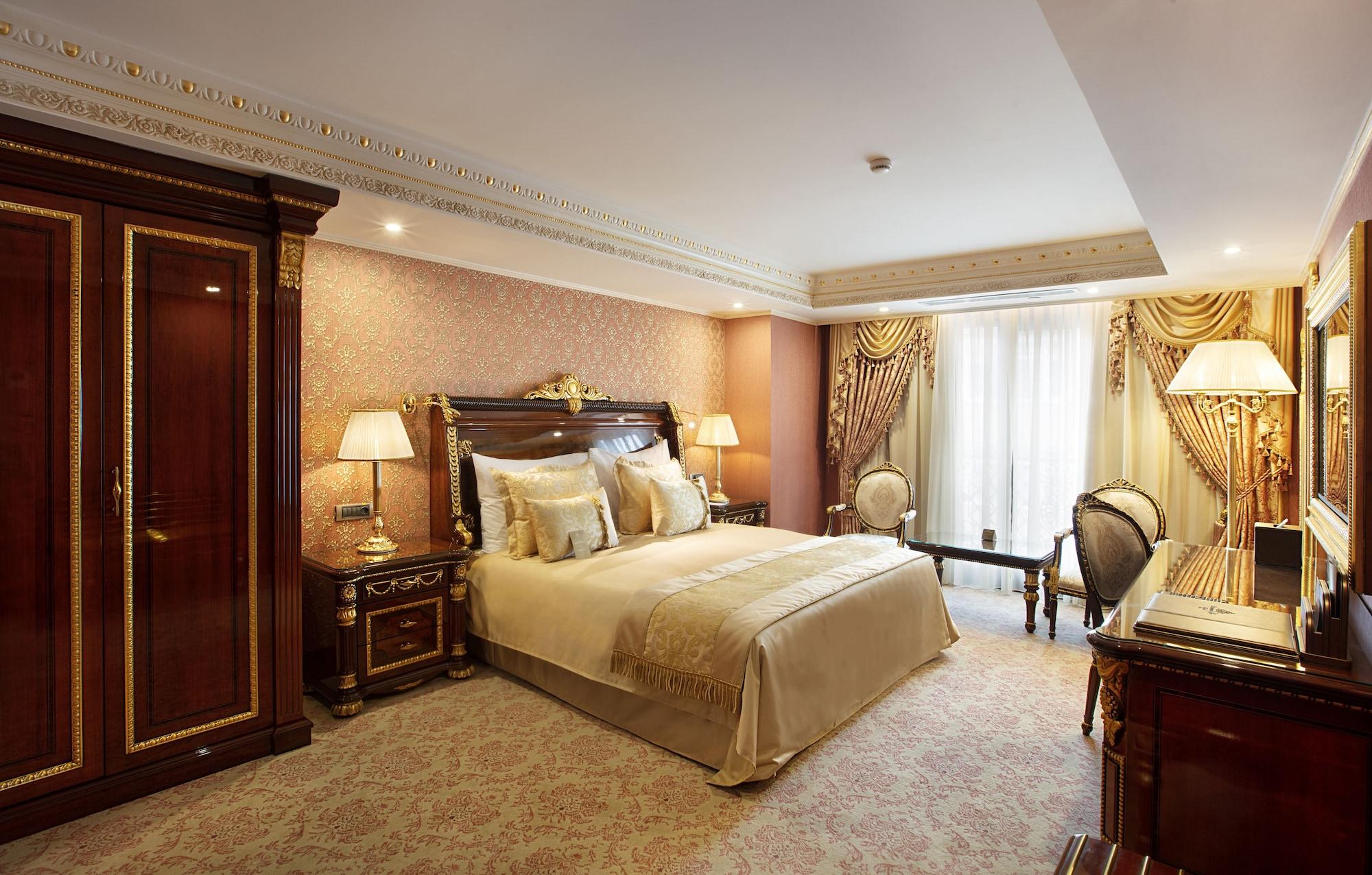 オットマンズ ライフ ホテル デラックス イスタンブール エクステリア 写真 A suite at the Four Seasons Hotel